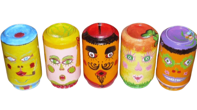 Peinture sur canette de visages.